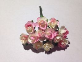 Бутоны роз 15 мм/ Бело-розовые, 12 шт - бумажные цветы