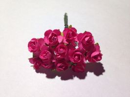Иллюстрация W02604 Бутоны роз 15 мм/ Розовая фуксия, 12 шт - бумажные цветы