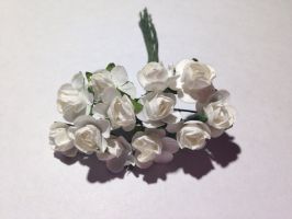 Иллюстрация W02601 Бутоны роз 15 мм/ Белые, 12 шт - бумажные цветы